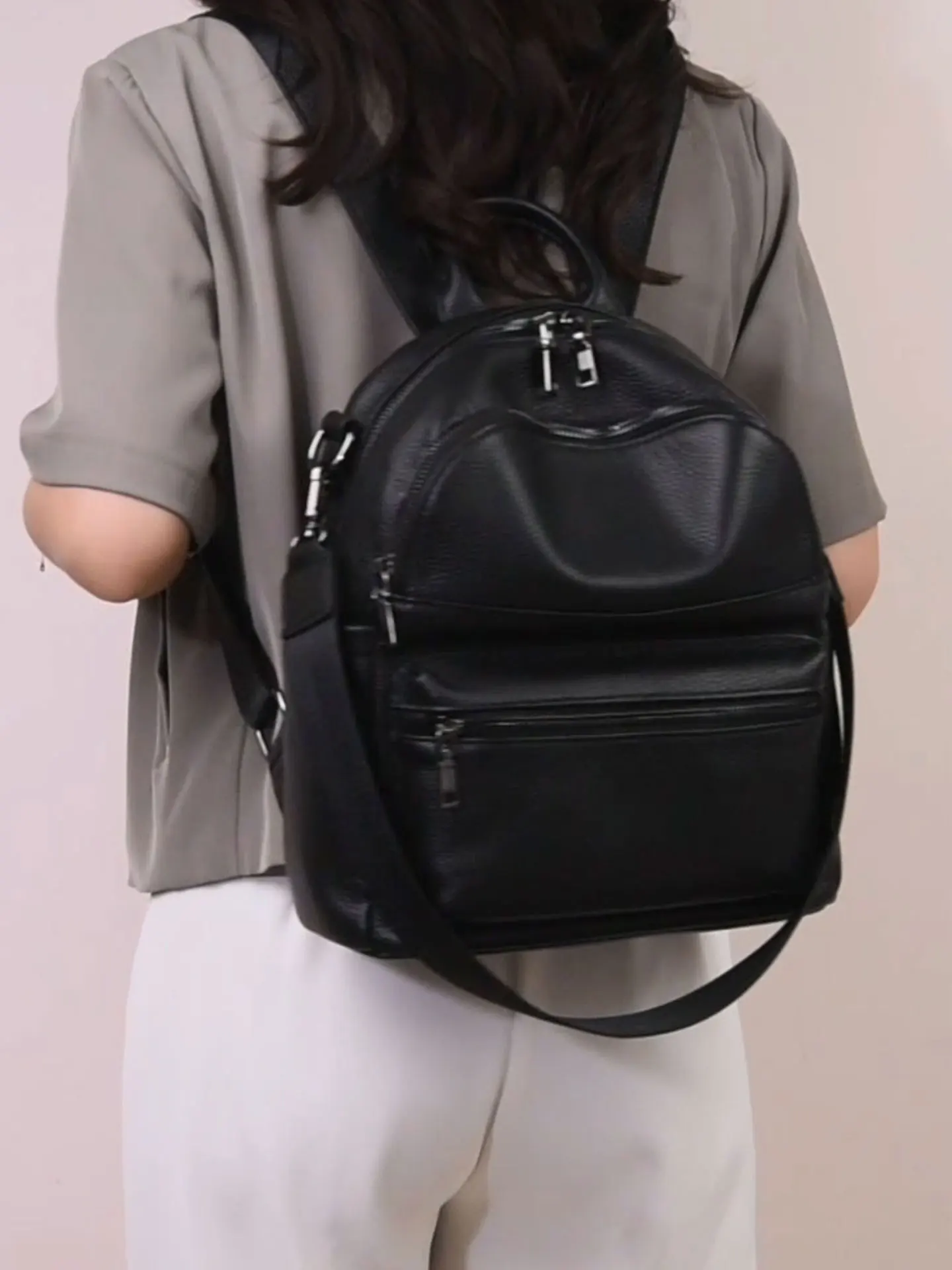 

Genuine Leather Women's Fashionable Backpack School Travel Shoulder Bags Satchel Rucksack Multifunctional Pockets