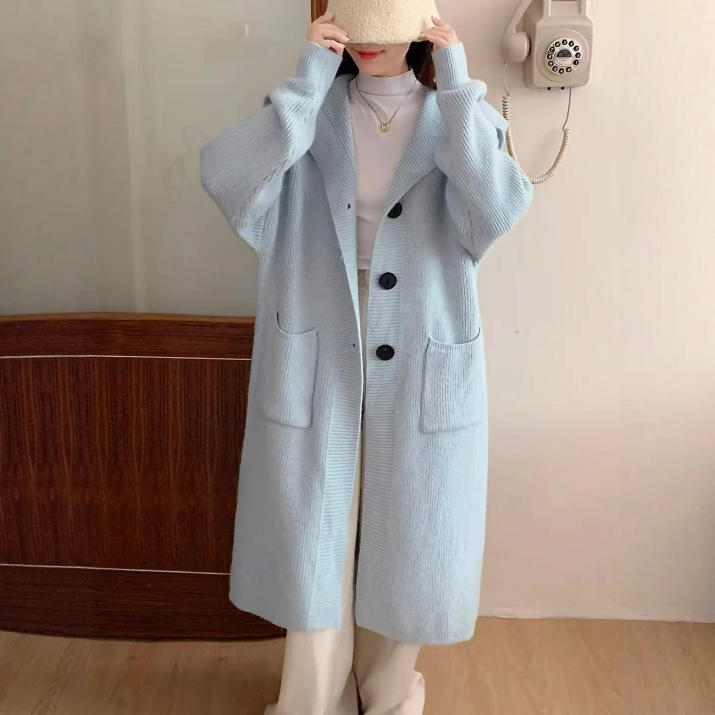 

Удлиненные кардиганы в стиле Old Money для женщин: теплые шерстяные свитера-пальто, комфортные однотонные с вышивкой, объемные, в готическом уличном стиле