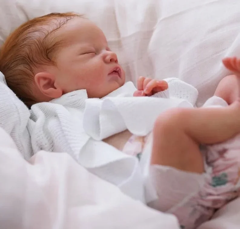 DLS Kit de muñeco realista de 18 pulgadas Charlotte con patas dobladas piezas de bebé recién nacido durmiendo sin terminar con cuerpo