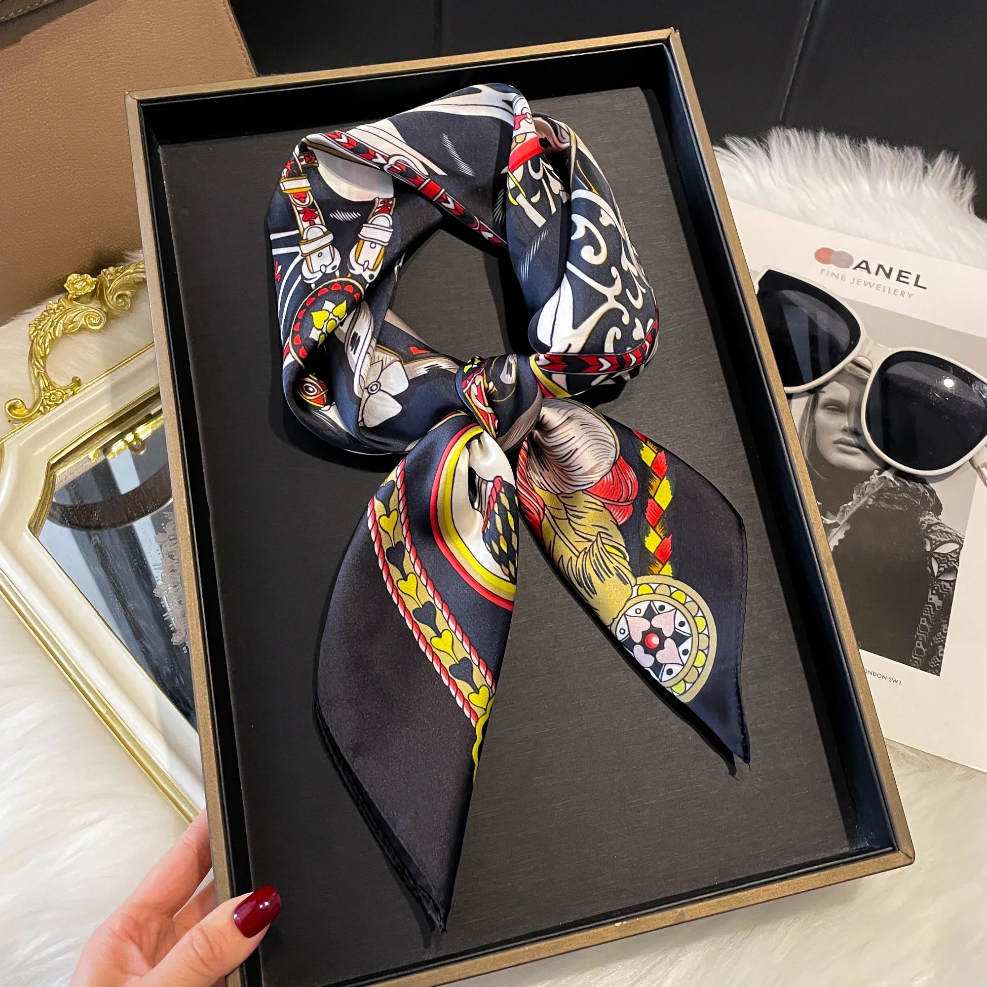 

Новинка 2023 года, 70X70 см, шелковый атласный шарф для волос, женский носовой платок с принтом, женская бандана с квадратной головкой, маленький глушитель на шею, хиджаб для женщин и девочек