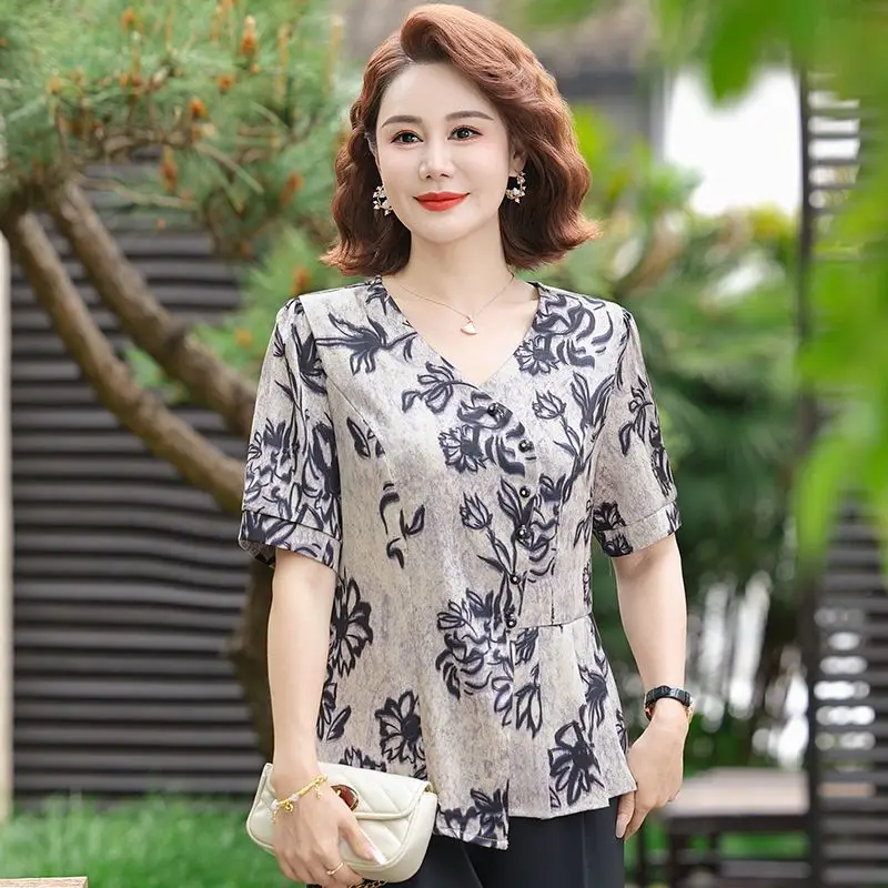 Fashion Short Print Chiffon Blouse for Middle-aged and Elderly Women with a Loose Fit New Summer