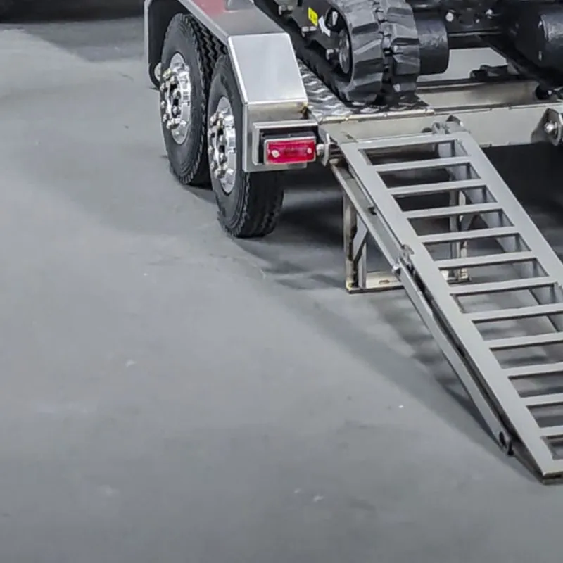 

Радиоуправляемый прицеп ET2 1/14 JX Model с 2 осями для игрушечного экскаватора E20, с опорными ножками, задней платформой из нержавеющей стали, почти собран.