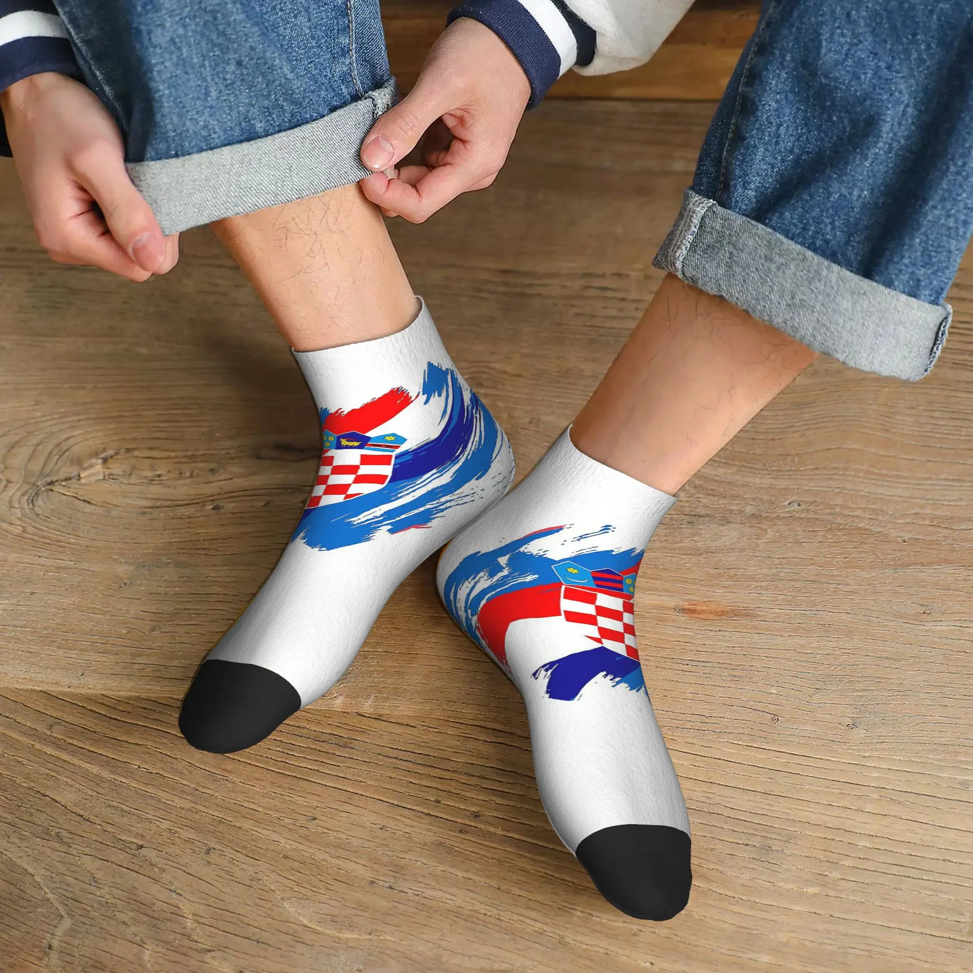 All Seasons Croatia Football Flag Socks Harajuku Sport Middle Tube Socks Soft Funny Stockings for Men Women Gifts