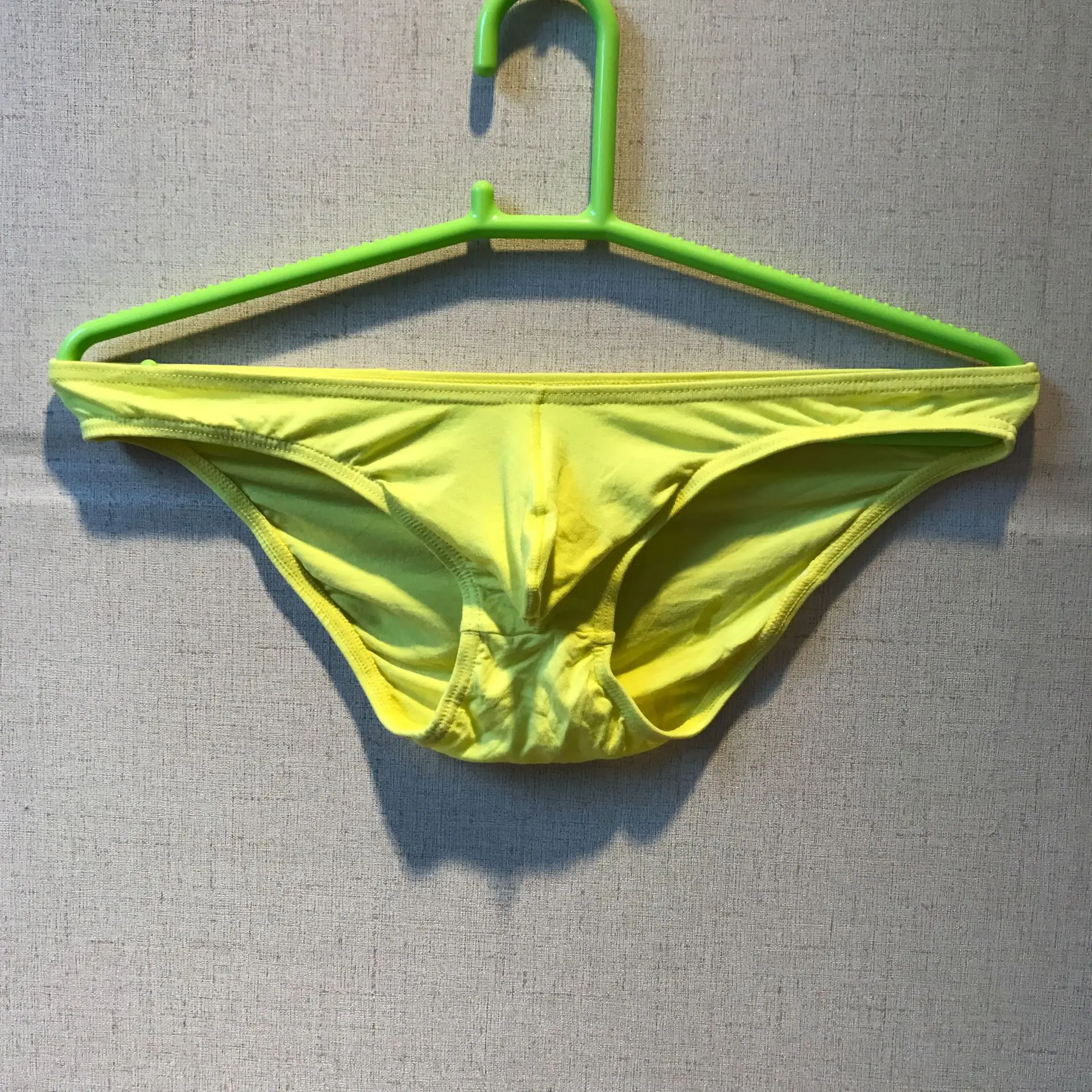 

Men's Sexy Brief Gays Low Waist U Convex Pouch Underwear Student Cotton Breathable Comfortable Swaet Absorption Sports Underpant