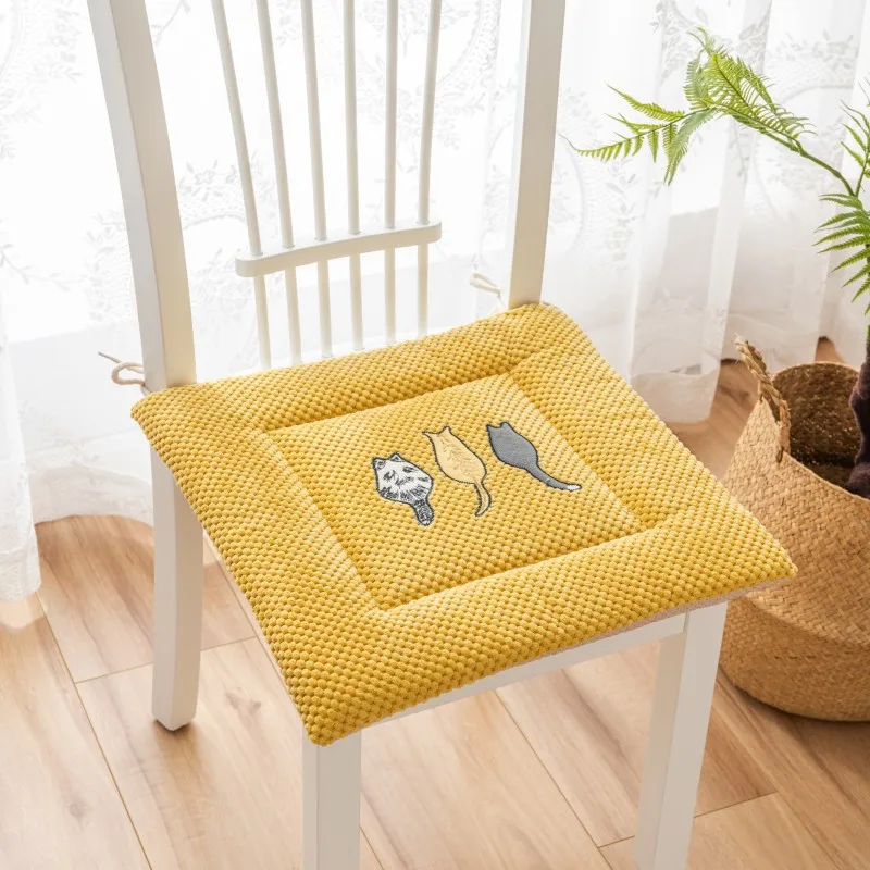 Cartoon Embroidered Seat Cushion, Non Slip Dining Seat Cushion, Breathable Seat Cushion for Home and Office, Four Seasons