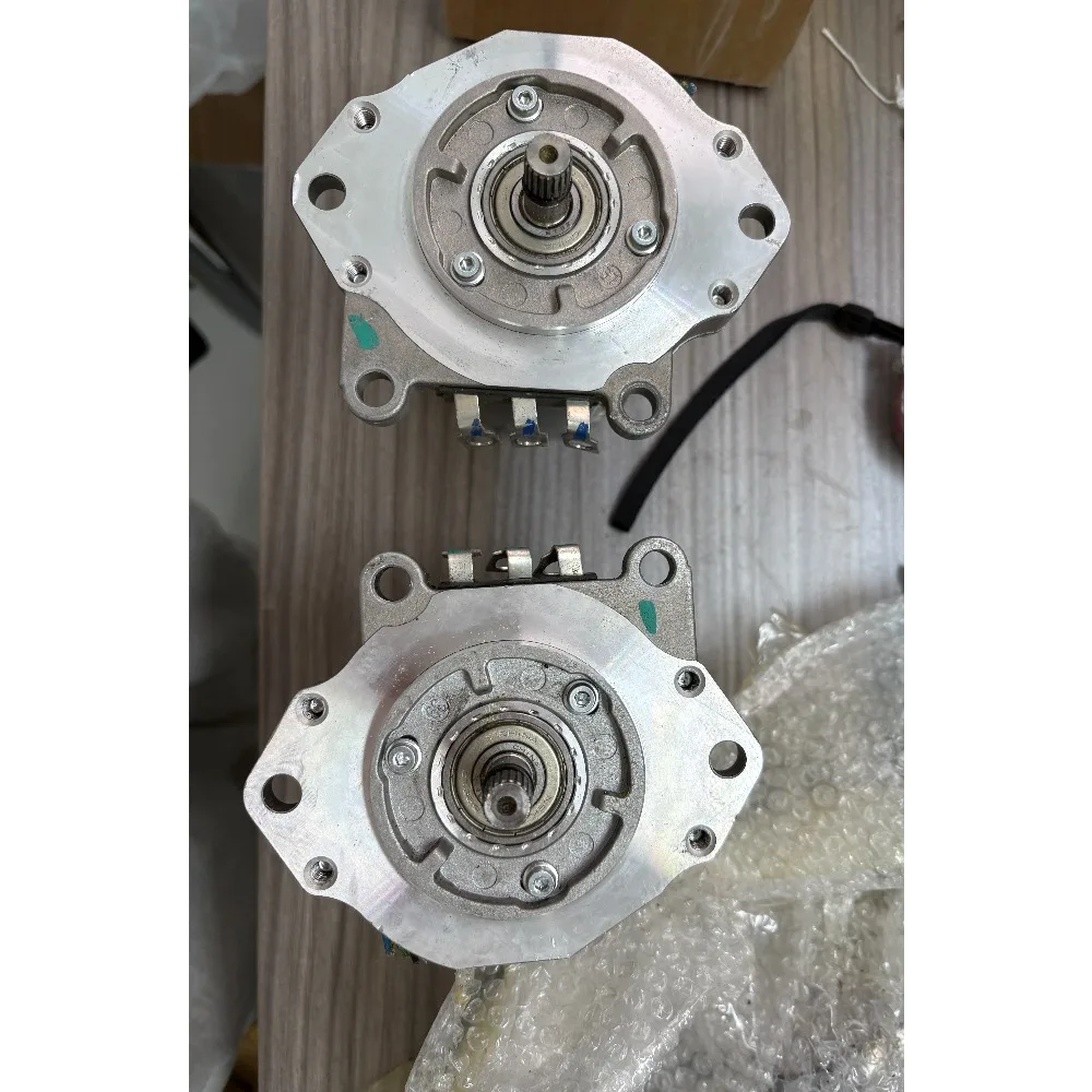 800W Brushless High-Torque Motor 12V/24V 12V: 2100 RPM 24V: 4200 RPM Power，-  Working