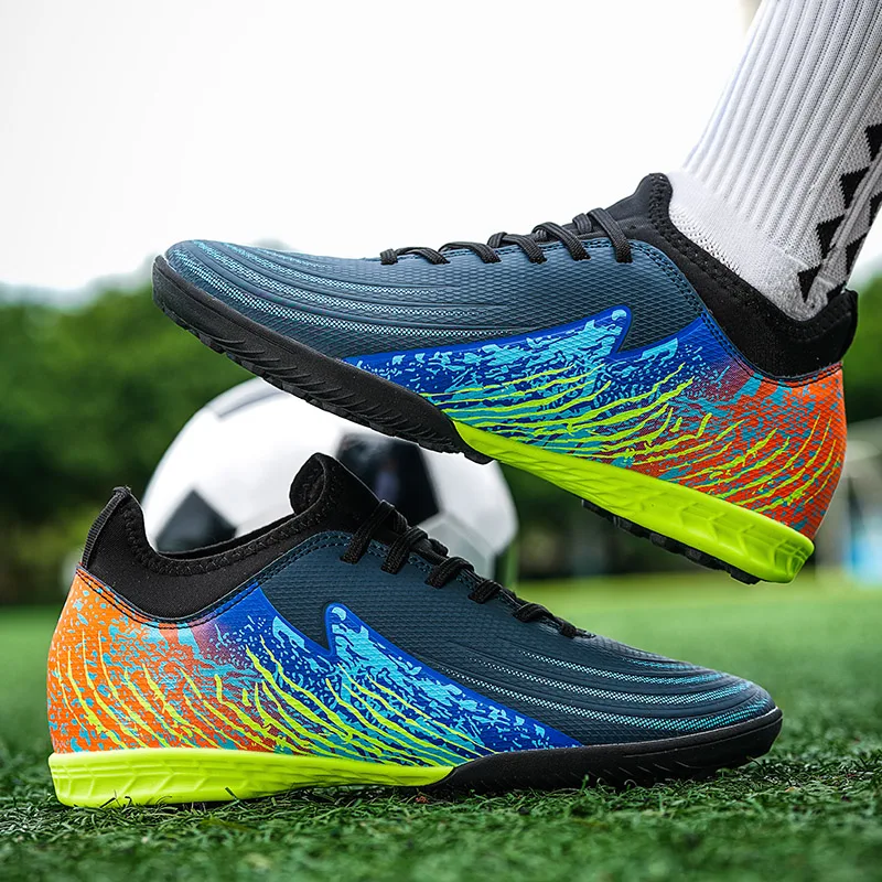 

Autumn Winter Classic Football Training Shoes Men Women Professional Indoor Soccer Turf Shoes Couples Futsal Sneakers Men 2025