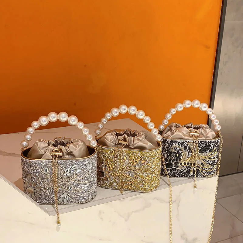 حقيبة عشاء فاخرة، حقيبة صندوقية على شكل سلسلة ساعي البريد مرصعة بالألماس اللامع