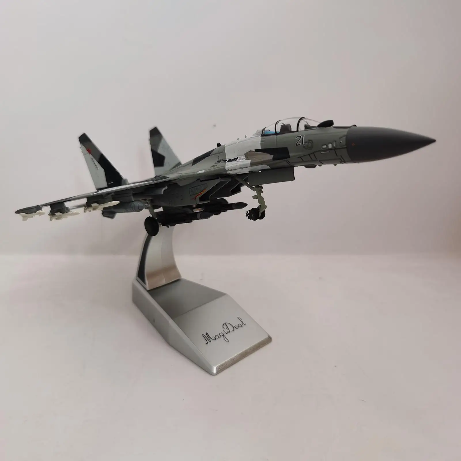 1/100 Russian SU-35 Fighter Diecast Aircraft with Stand Metal Plane Model for Dispaly Show Shelf Decoration Collection Gift