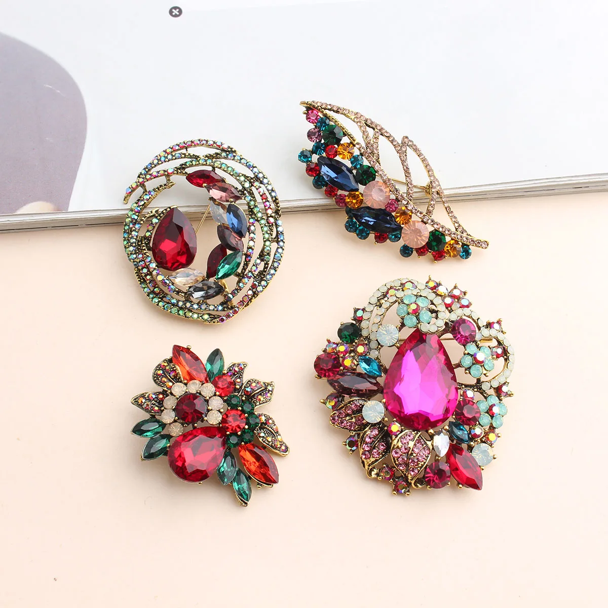 Europe And Usa Popular Brooch Color big glass brooch christmas brooch women clothing accessories