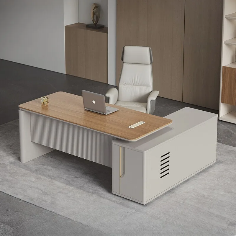 

Босс компании, письменный стол большого класса, атмосфера высокого класса, стол президента, современный простой офис, большая вместимость