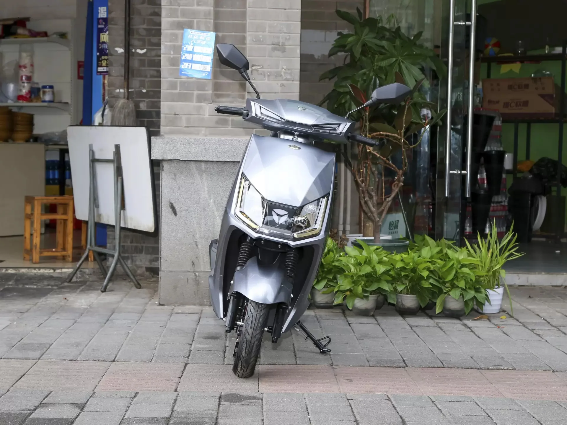 2022 Chinese New Big Power Adult Scooter 1200w Electric Motorcycle/ Bike yadea electric scooter