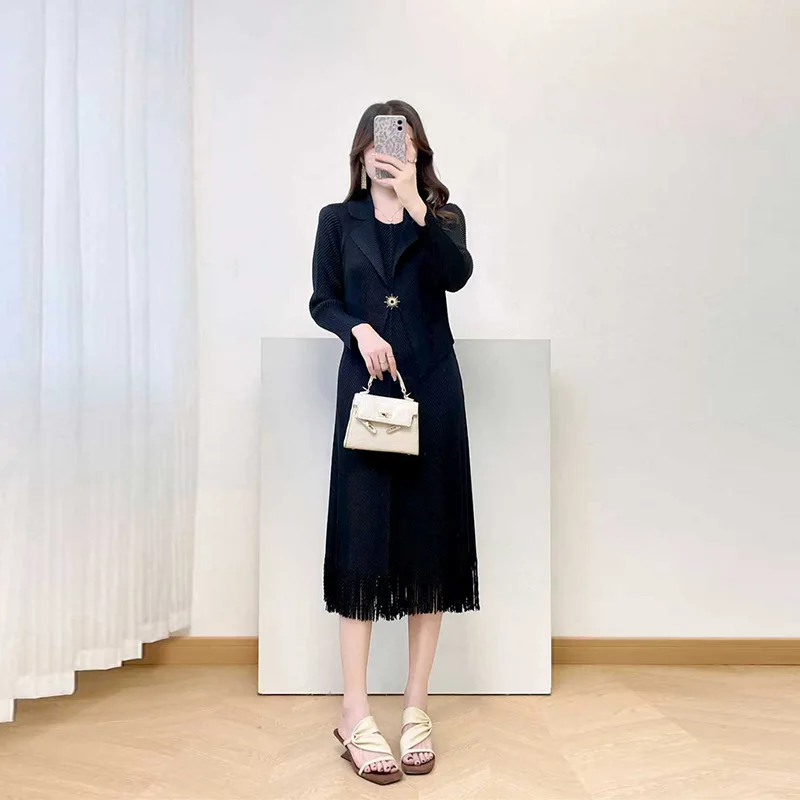 

Miyake Pleated 2025 Autumn New Pleated Fashionable Casual Loose Temperament Elegant Tassel Fake Two-piece Dress Pleats