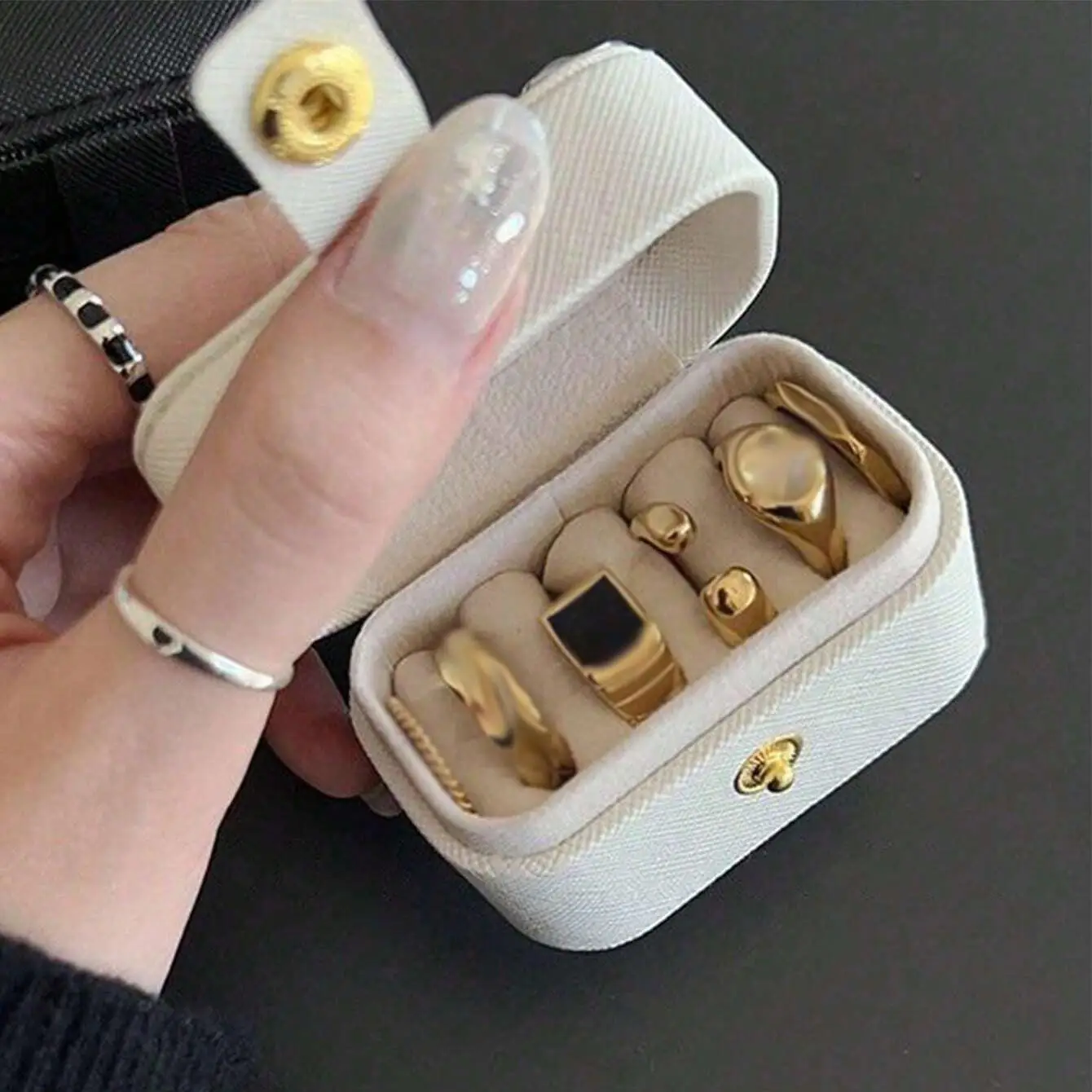 

PU Leather Girl Portable Mini Jewelry Earrings Stud Earrings Jewelry Box Organizer