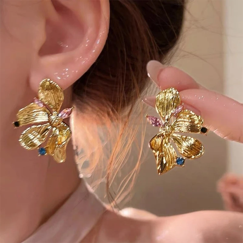 

FANYIN Korean Fashion Colorful Zircon Gold Flower Earrings Exaggerated Earrings Are Suitable for Schoolgirls Birthday Gifts