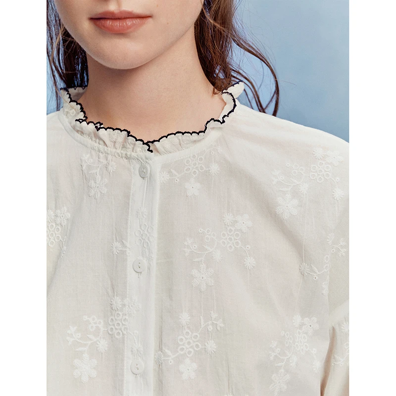 INMAN بلوزة مطرزة بياقة مكشكشة فرنسية من القطن الخالص لخريف 2025 بلوزة نسائية جديدة فضفاضة بأكمام طويلة أنيقة |   عصرية كاس