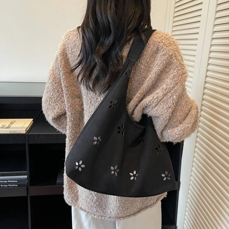 

Simple Vintage Casual High-End Messenger Bag For Women With Minimalist Design Solid Color And Large Capacity