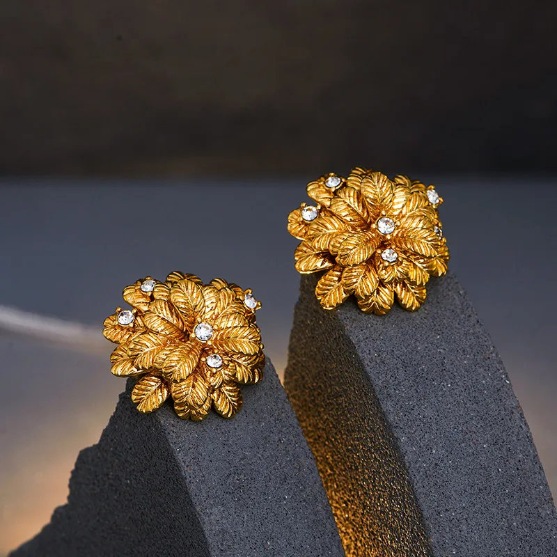 

Exquisite Vintage Gold Luxury flower Earrings for Women gorgeous lady classic ear accessory