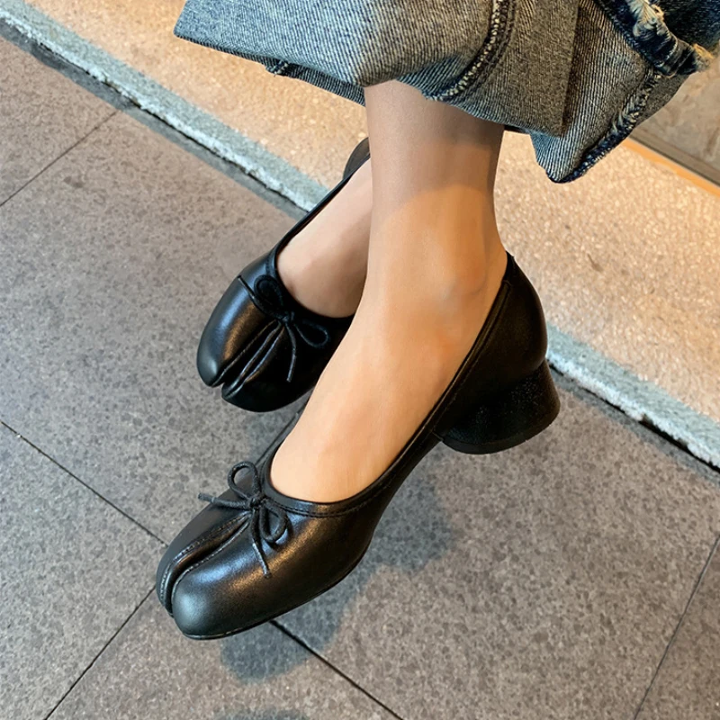 

Genuine Leather Split Toe High Heels Women Brand Designer Tabi Chunky Pig Foot Shoes Chic Casual Daily Ballet Shoes Pumps Female