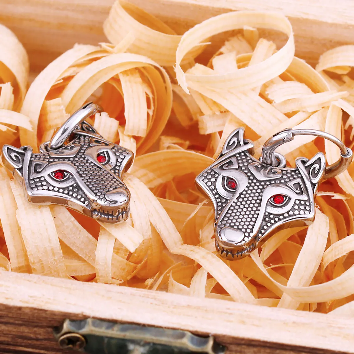 Vintage Vikings Wolf Drop Earrings Dla Mężczyzn Moda Celtic Rune Amulet Akcesoria Biżuteria ze stali nierdzewnej Hip Hop Biker Charm