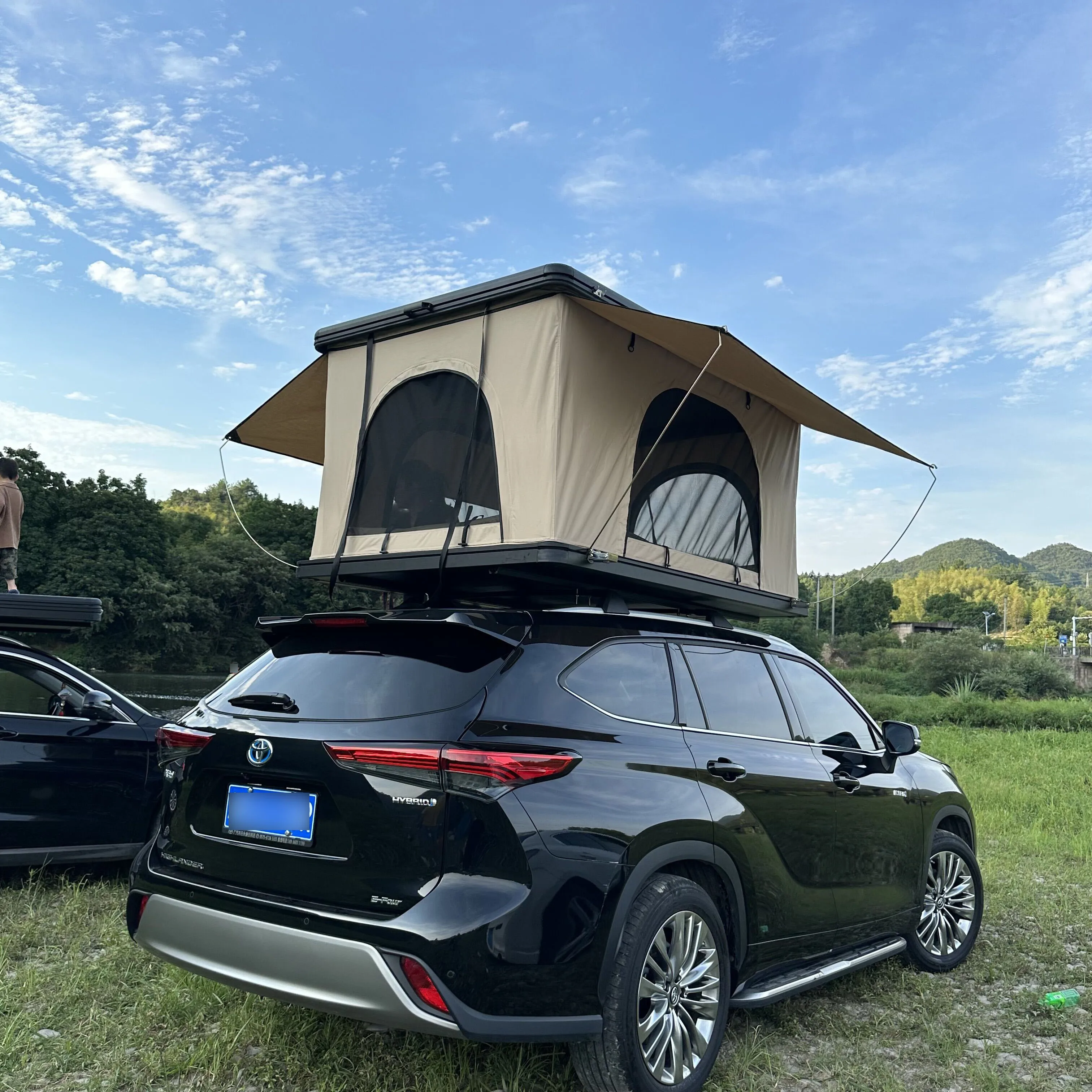 Factory Local Delivery Car Top Tent With New Currents Roof Top Folding Tent Hard Shell Aluminum Portable Car Top Tent