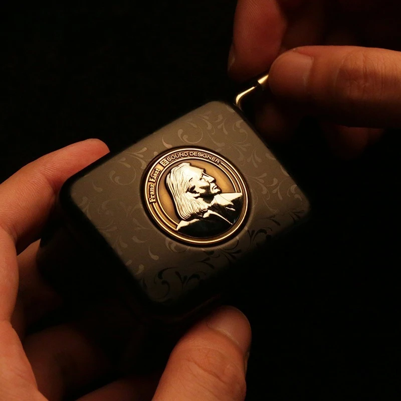 

Музыкальная шкатулка, значок Аватара классического музыканта, музыкальная шкатулка с ручным управлением в европейском стиле ретро, подарок на выпускной на день рождения.