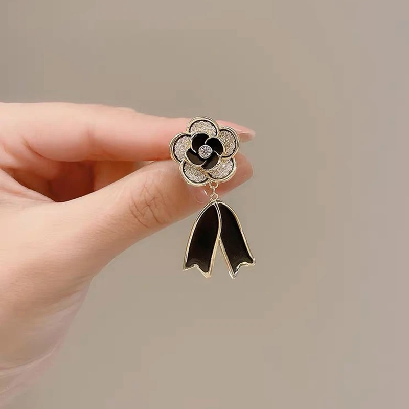 New Flower Brooch Camellia Blossom Ribbon Pin Fashion Women Corsage Accessories Suit Sweater Pin Buckle Clothing Jewelry