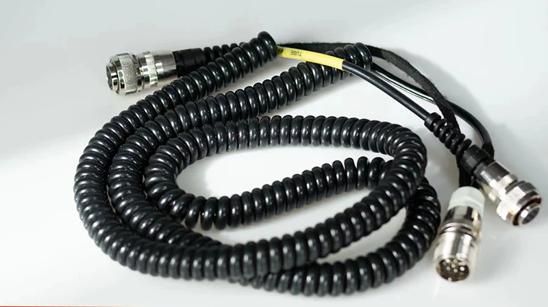 The three-way adapter cable is divided into two wires, the controller connection line, and the spiral power cable