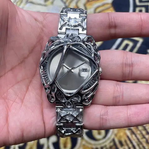 Dark Gothic Engraved Men's Quartz Watch, Niche Retro Gothic Style Alloy Strap Watch, High-End Niche Design Light Luxury Wristwatch, Street Style Cool Men's Accessory