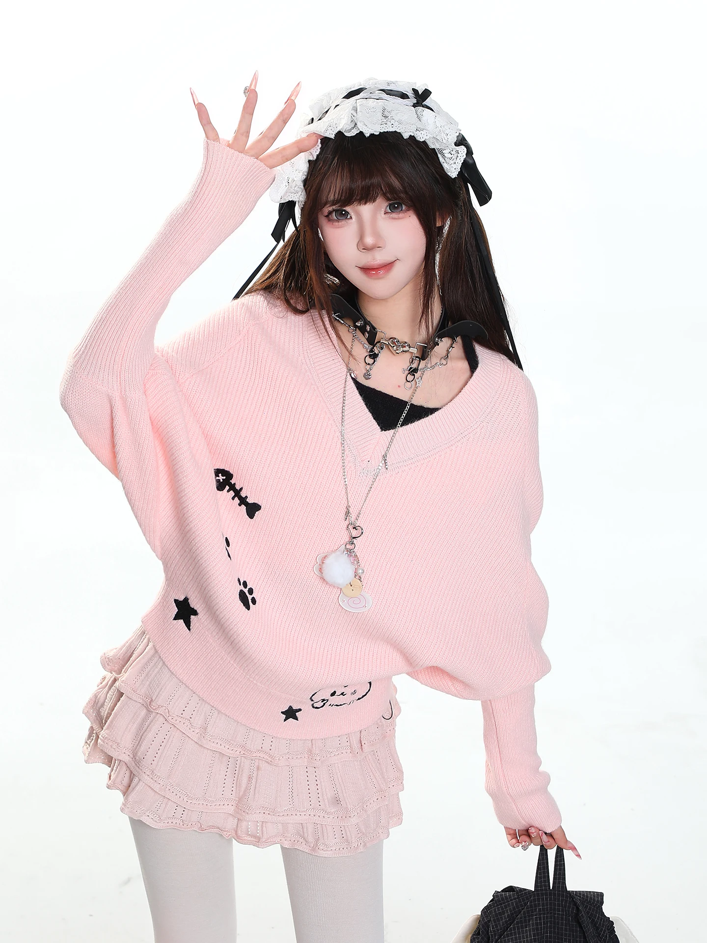 Cute Cartoon Embroidery Knitted Sweater V-Neck Waist-Cinching Slimming High-End Unique Hanging Neck Top for Women Autumn Winter