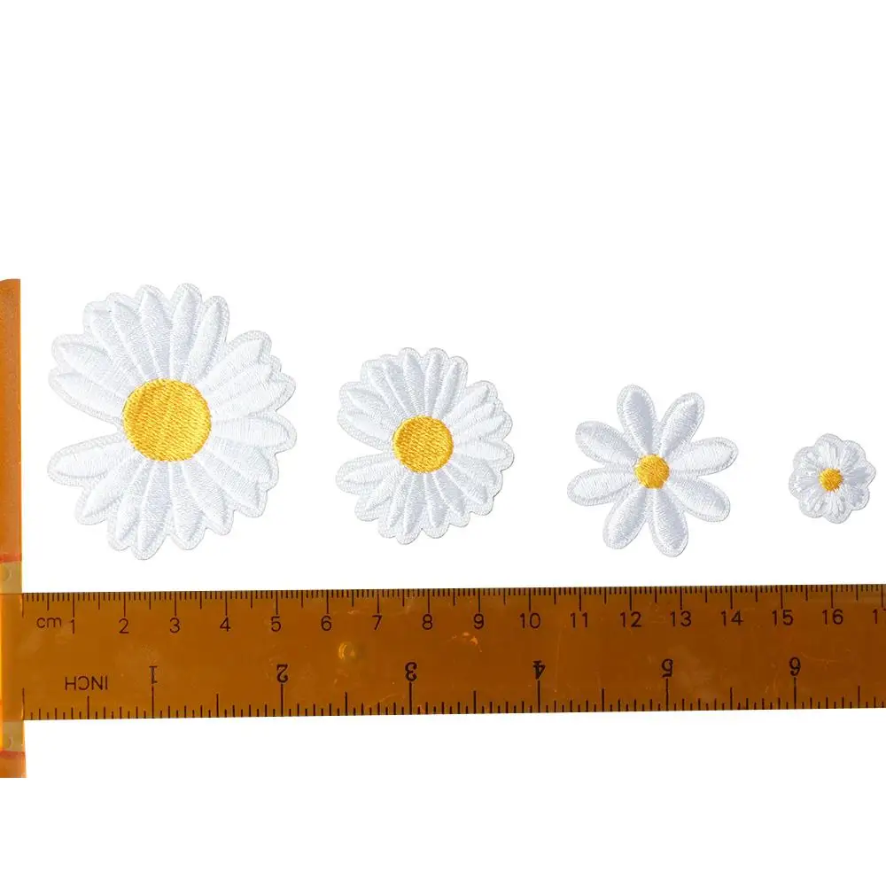 Witte Daisy Bloem Patch Geborduurde Ijzer Op Patches Rugzak