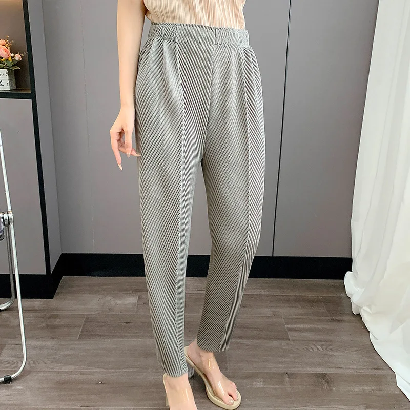 

Miyake Pleated 2025 Summer New High-waisted Solid-coloured Women's Pants Fashion Casual Versatile Design Loose Harem Pants