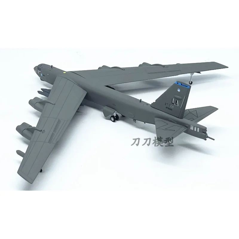 1-200-scale-american-b-52h-b52h-long-range-strategic-bomber-aircraft-alloy-model-collection-decoration-item