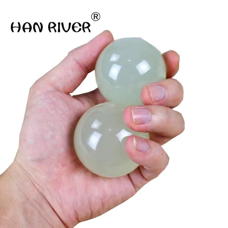 

High quality jade handball health care massage ball elderly fitness golfers play the player is playing with the ball