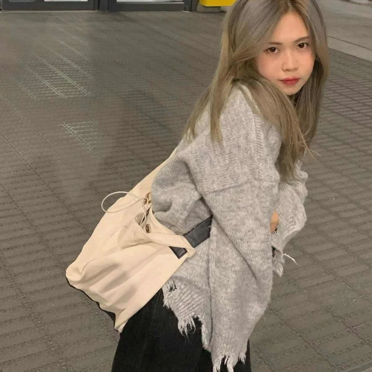 

Knitted Cardigans Women Loose Leisure V-neck Frayed Designed Solid All-match Students Streetwear Harajuku Y2k Simple Fashion Ins