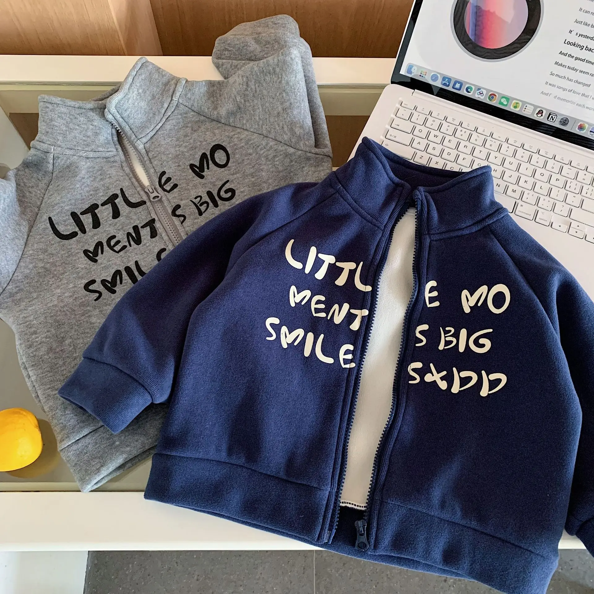 Children's Clothing Jacket 2026 Winter New Korean Version Children's Letter Thick Sports Top Baby Winter Clothing
