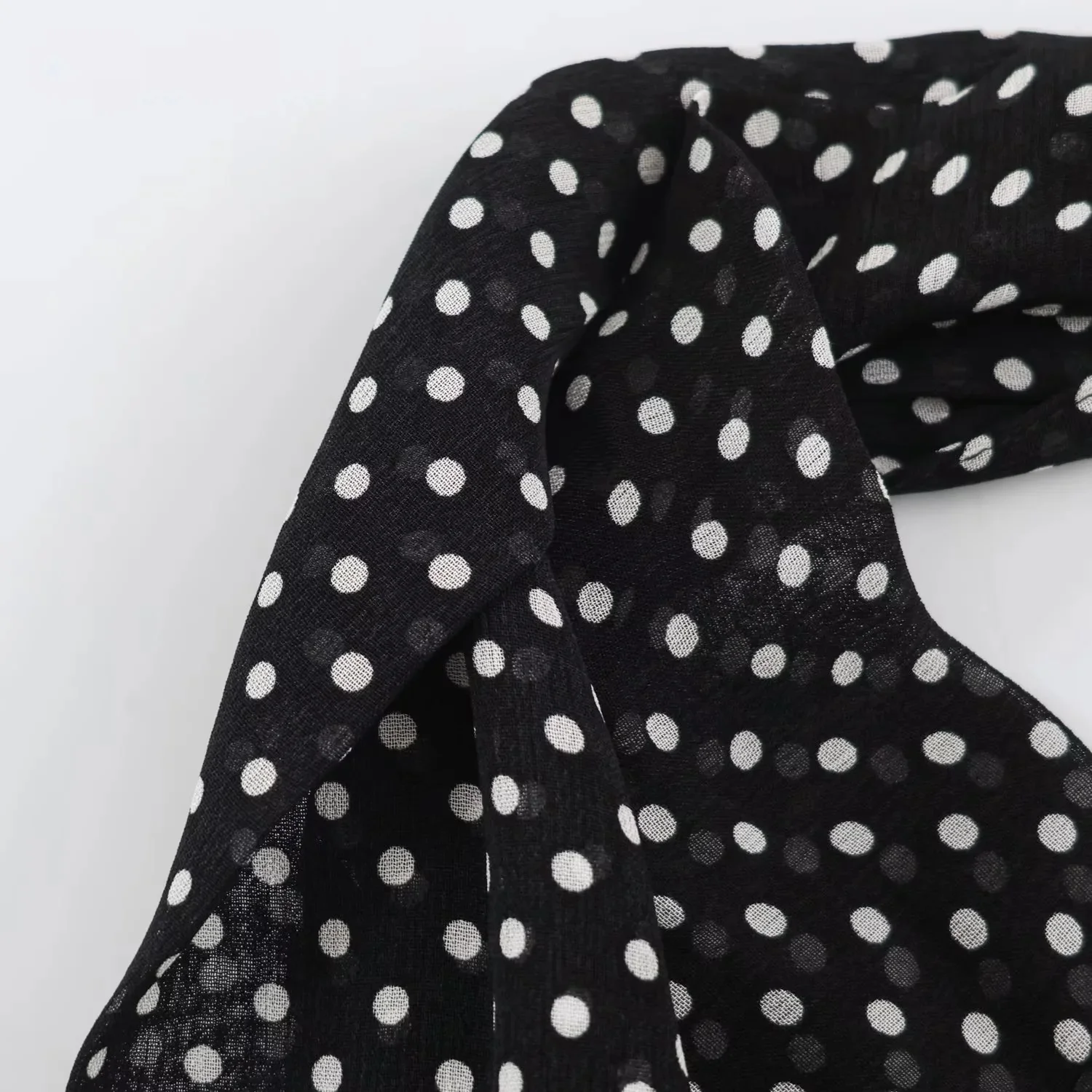 KONDALA Vintage Party-Chic Damen-Hosenanzug mit Polka Dots, ärmellosem Neckholder-Top und langen, weiten Hosen – Modischer Sommer-Urlaubsanzug 2026 – Detail 7
