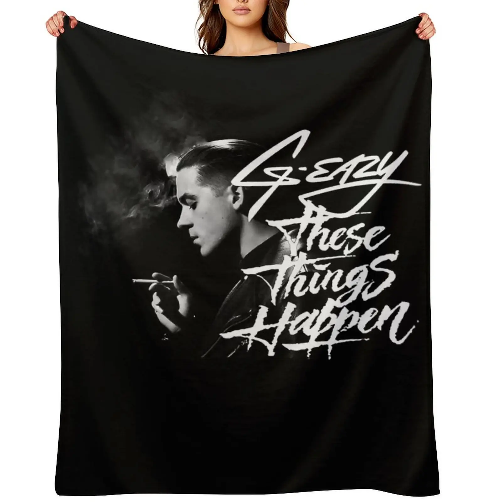 

hapen in the dark smoke Throw Blanket Warm Decoratives Luxury Designer Sofa Quilt Blankets