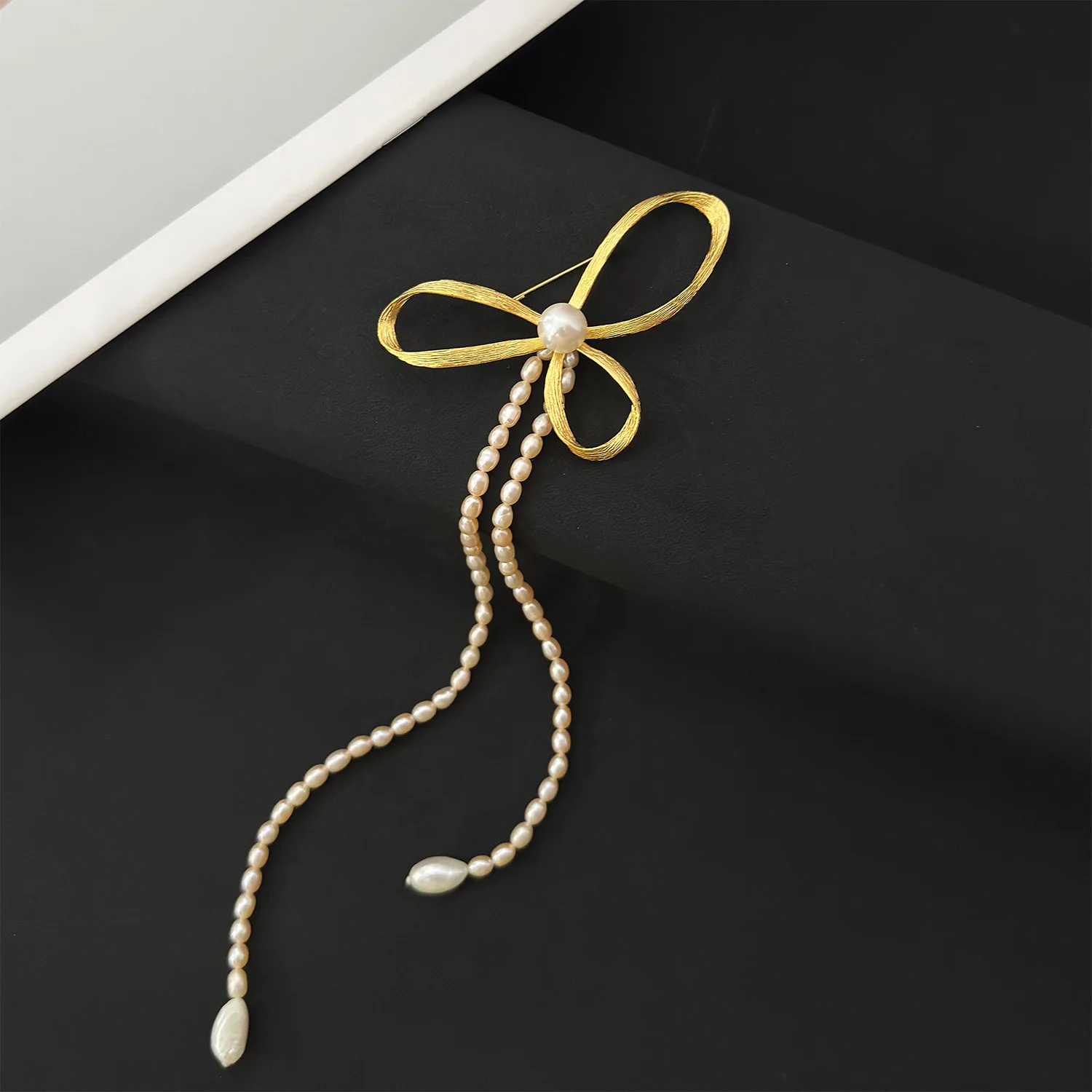 Natural Freshwater Pearl Brooch, Vintage Design Luxury Fringe High-End Fashion Accessory Gift