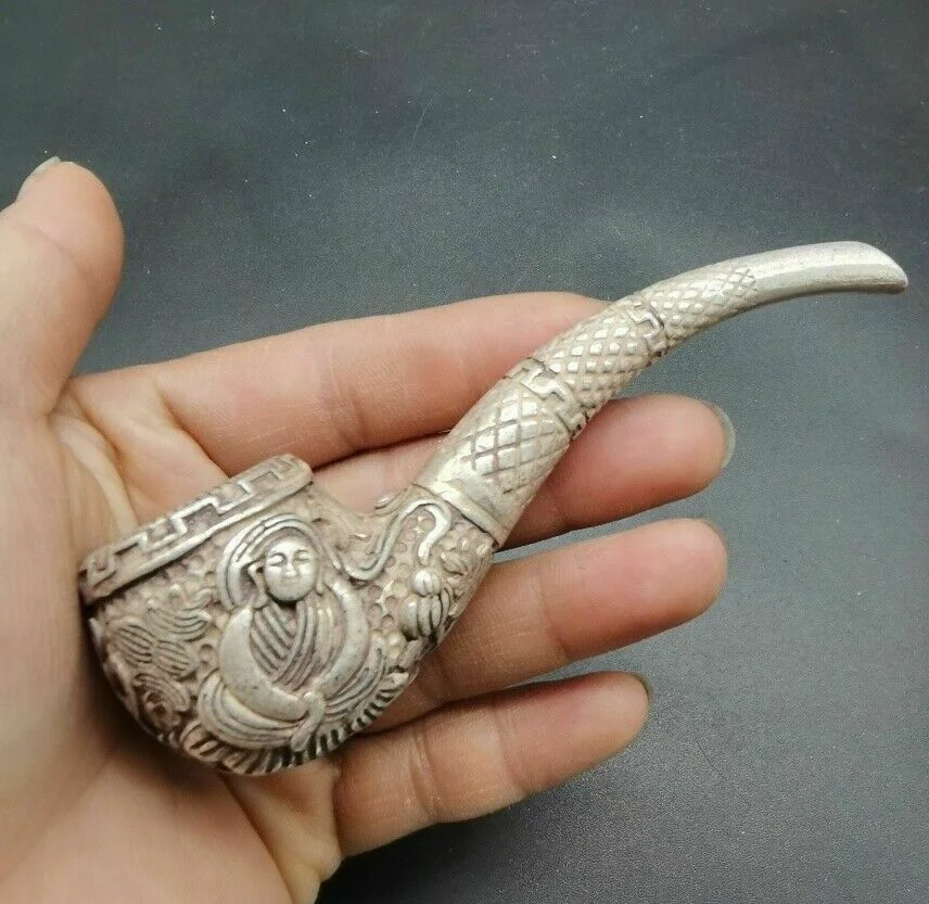 China Old Tibet Silver Carve Dragon pipe