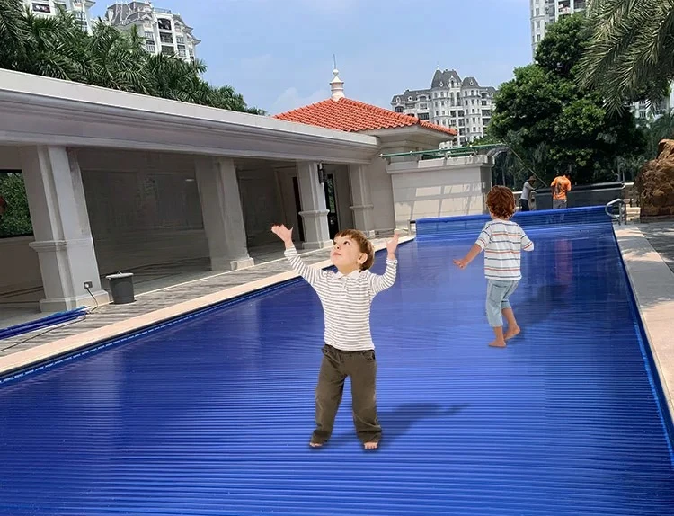Custom Designed Outdoor Constant Temp Villa Pool Cover, Electric Sliding PC Insulation Dustproof Roller Shutter Floating Cover