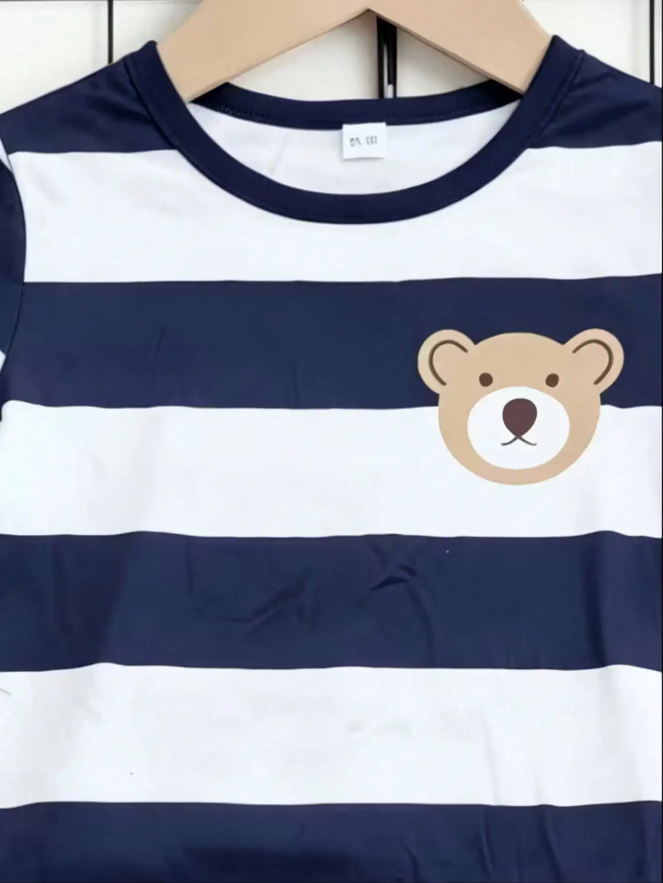 Kinder-Kleidungsset mit Teddybär-Muster und Farbblock-Design, Rundhals-Kurzarm-T-Shirt-Oberteil mit einfarbigem, elastischem Bund – Detail 6