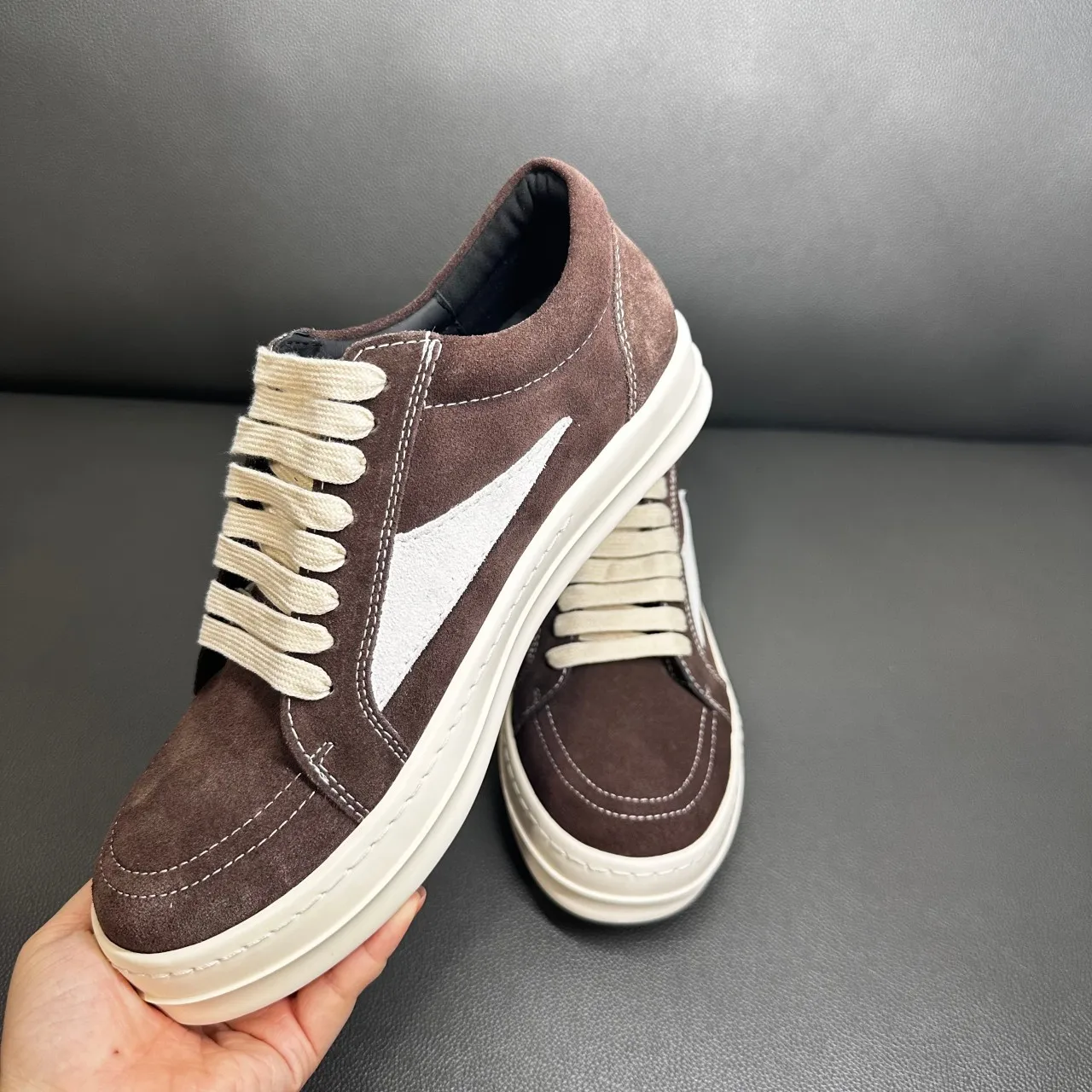 

Men Casual Shoe Brand Coffee Suede Low Top Shoes High Quality Cowhide Ro Luxury White Leather Sneakers Summer Flat Women Sneaker