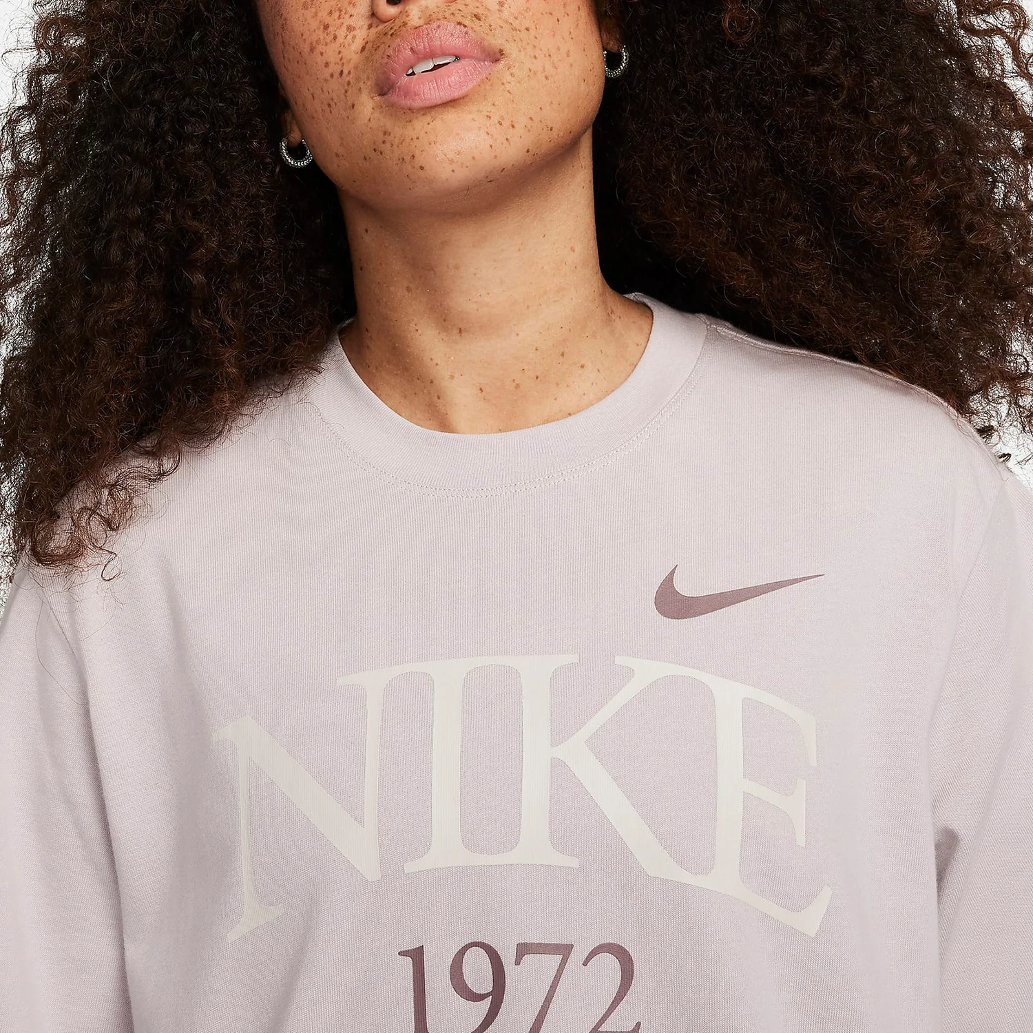 تي شيرت Nike Official أصلي جديد للنساء برقبة دائرية قابل للتنفس FQ6601-019