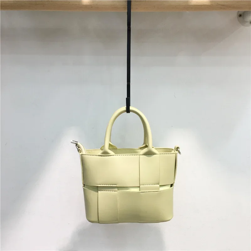 

2024 New Fashion Weove Women Handbags European Designer Pu Eather Mini Shoulder Bags Female Girl Brand Luxury Crossbody Bag