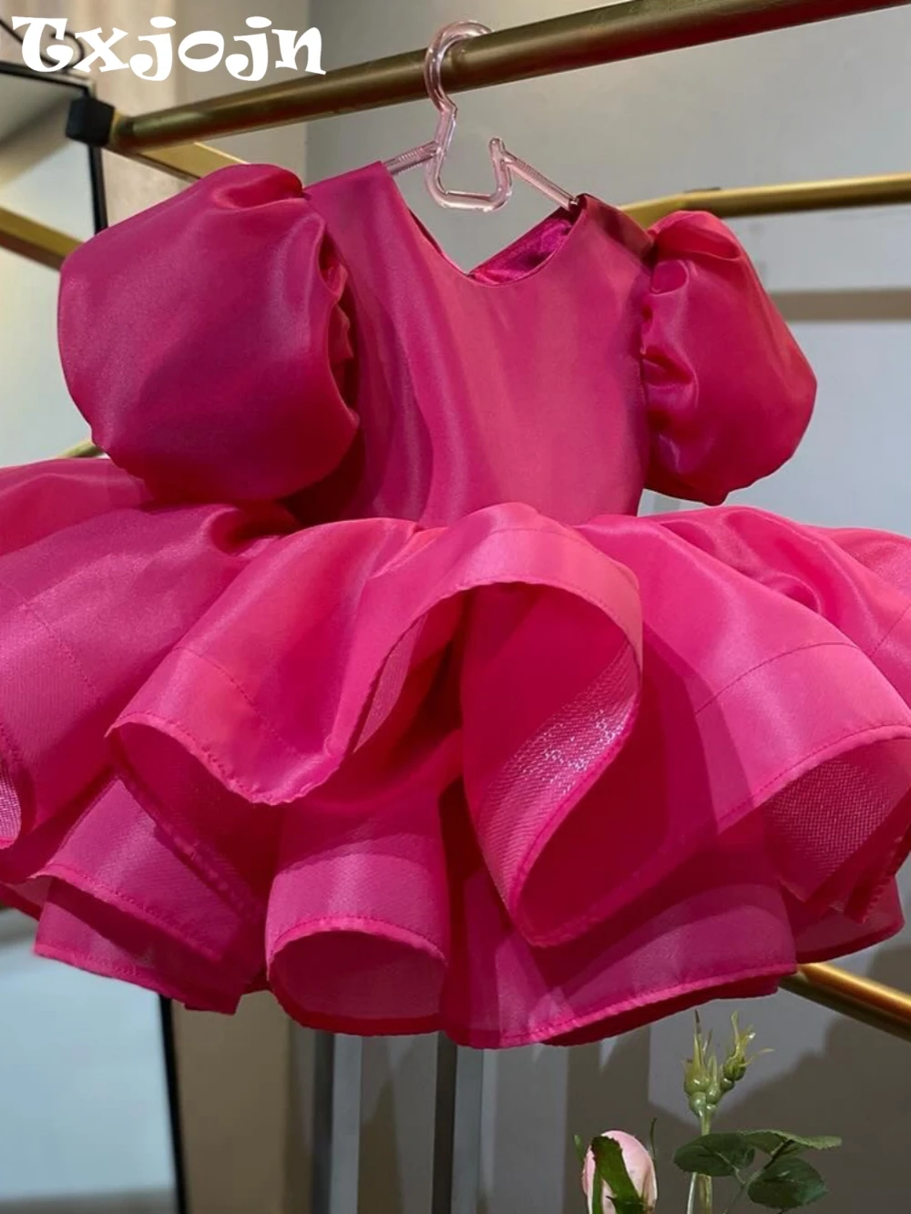 

Розово-красное платье принцессы с пышными рукавами для девочек, одежда для выступлений на сцене, милые детские платья с бантом на день рождения, пышная юбка 80-160 см