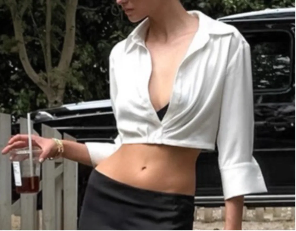 

2025 Autumn Hot Girl Sexy V-neck Short-sleeved Top for Women Five-quarter Sleeves Stylish, Simple and Versatile Satin Shirt