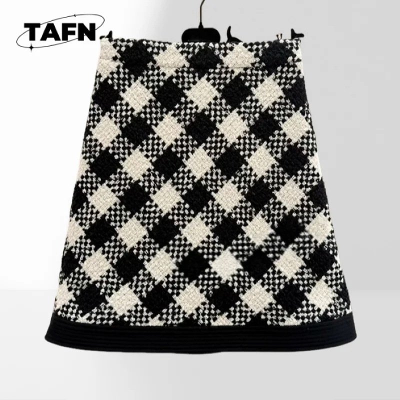 26 100% wool Style Skirt Solid Color Mini Skirt for Work Ladies Chic Office Mini Skirt Solid Color Skirt  BA0704