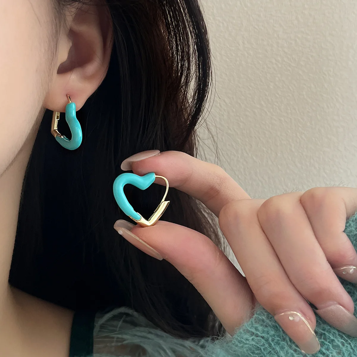 Female French Love Dropping Glaze Ear Buckle Earrings with Small Audience Design, High Sense Heart Earrings