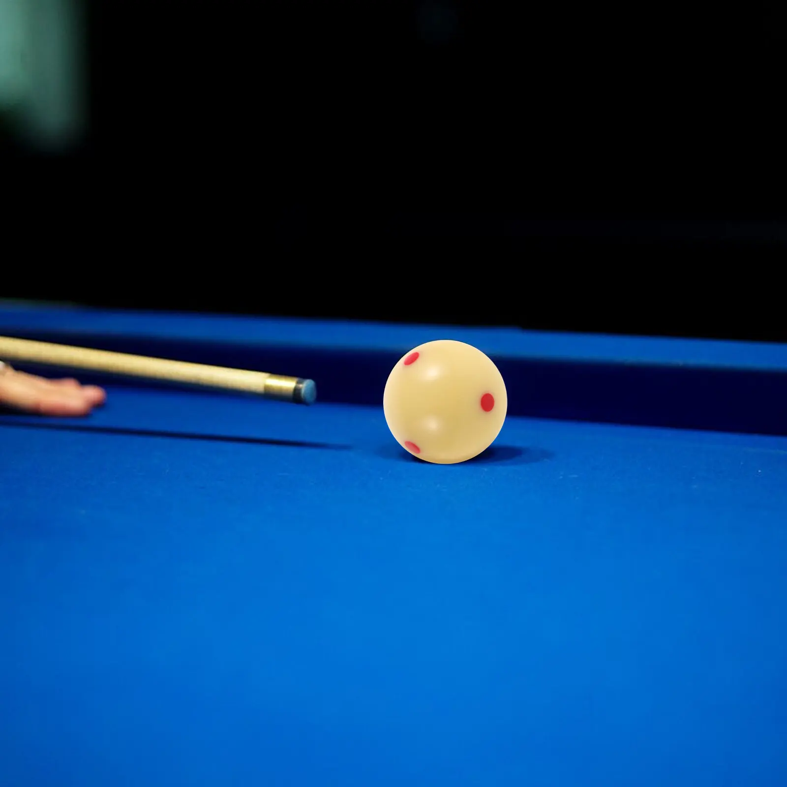 

Precision Resin Billiard Practice Ball for Pool Table Cue Ball Drills Wear-Resistant Skill Enhancement Tool for Beginners